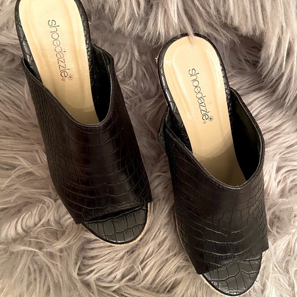 NWOT SHOE-DAZZLE WEDGES - Picture 2 of 6